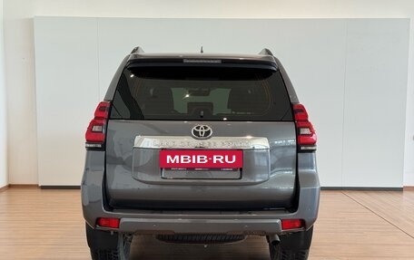 Toyota Land Cruiser Prado 150 рестайлинг 2, 2017 год, 4 700 000 рублей, 7 фотография