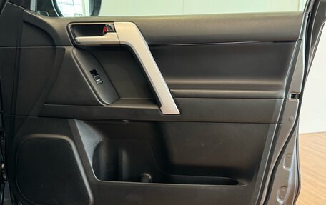 Toyota Land Cruiser Prado 150 рестайлинг 2, 2017 год, 4 700 000 рублей, 20 фотография