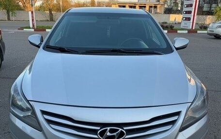 Hyundai Solaris II рестайлинг, 2016 год, 860 000 рублей, 1 фотография