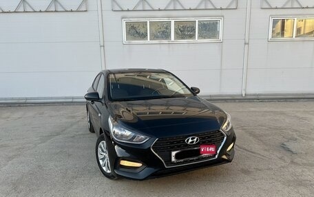 Hyundai Solaris II рестайлинг, 2018 год, 1 350 000 рублей, 1 фотография