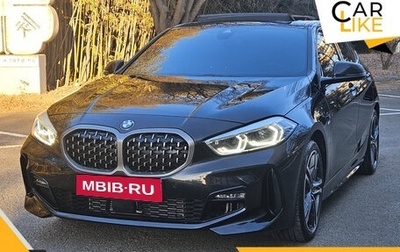 BMW 1 серия, 2022 год, 2 400 000 рублей, 1 фотография