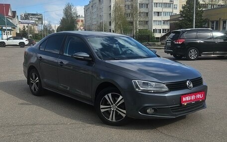 Volkswagen Jetta VI, 2013 год, 855 000 рублей, 1 фотография