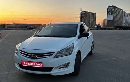 Hyundai Solaris II рестайлинг, 2015 год, 780 000 рублей, 1 фотография