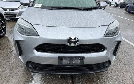 Toyota Yaris Cross, 2022 год, 1 900 000 рублей, 1 фотография