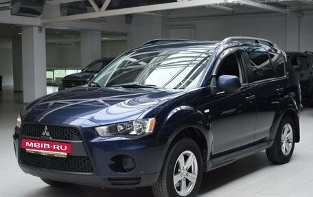 Mitsubishi Outlander III рестайлинг 3, 2011 год, 950 000 рублей, 3 фотография