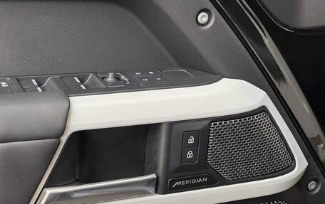 Land Rover Defender II, 2022 год, 9 169 123 рублей, 3 фотография