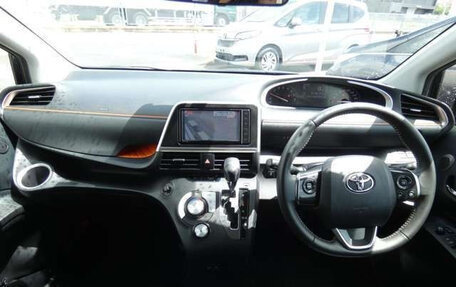 Toyota Sienta II, 2021 год, 1 050 035 рублей, 2 фотография