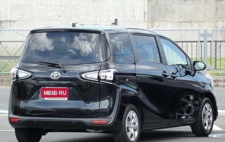Toyota Sienta II, 2021 год, 1 050 035 рублей, 3 фотография