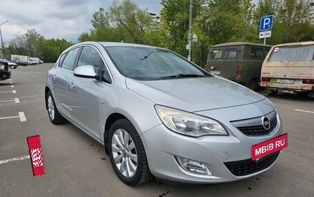Opel Astra J, 2011 год, 850 000 рублей, 2 фотография