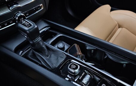 Volvo XC60 II, 2021 год, 3 160 013 рублей, 10 фотография