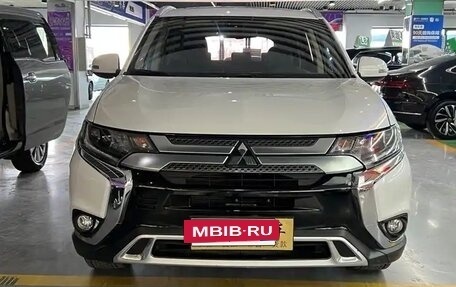 Mitsubishi Outlander III рестайлинг 3, 2022 год, 2 430 007 рублей, 2 фотография