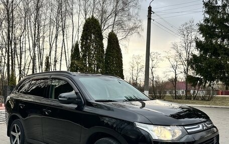 Mitsubishi Outlander III рестайлинг 3, 2013 год, 1 285 000 рублей, 1 фотография