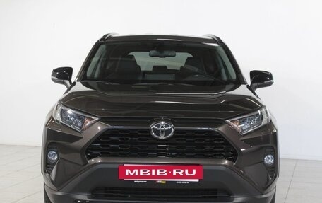 Toyota RAV4, 2021 год, 3 450 000 рублей, 2 фотография