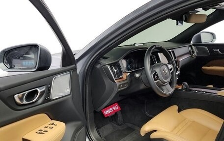 Volvo V60 Cross Country II, 2021 год, 4 182 620 рублей, 5 фотография
