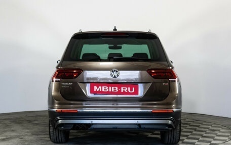 Volkswagen Tiguan II, 2017 год, 1 869 000 рублей, 6 фотография
