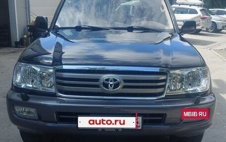 Toyota Land Cruiser 100 рестайлинг 2, 2006 год, 2 700 000 рублей, 3 фотография