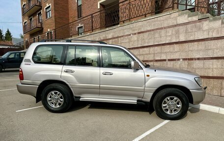 Toyota Land Cruiser 100 рестайлинг 2, 2001 год, 2 950 000 рублей, 7 фотография