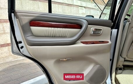 Toyota Land Cruiser 100 рестайлинг 2, 2001 год, 2 950 000 рублей, 17 фотография