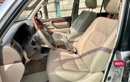 Toyota Land Cruiser 100 рестайлинг 2, 2001 год, 2 950 000 рублей, 21 фотография