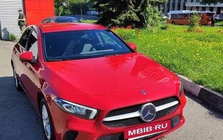 Mercedes-Benz A-Класс, 2019 год, 2 300 000 рублей, 3 фотография