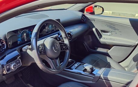 Mercedes-Benz A-Класс, 2019 год, 2 300 000 рублей, 7 фотография