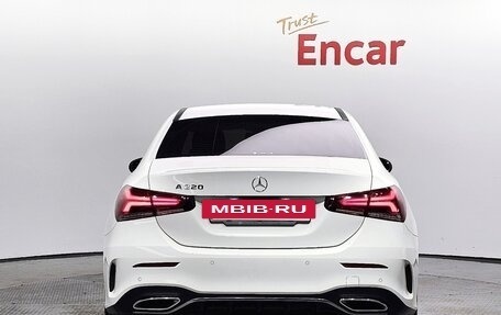 Mercedes-Benz A-Класс, 2020 год, 2 450 000 рублей, 4 фотография