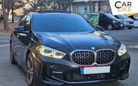 BMW 1 серия, 2022 год, 2 400 000 рублей, 3 фотография