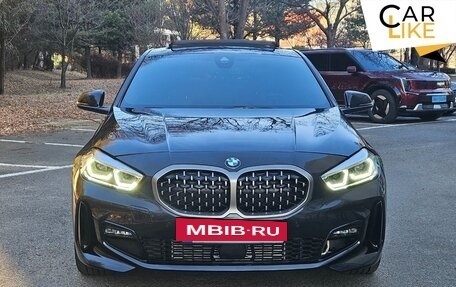 BMW 1 серия, 2022 год, 2 400 000 рублей, 2 фотография