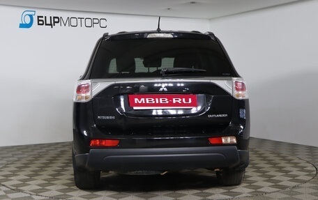 Mitsubishi Outlander III рестайлинг 3, 2013 год, 1 299 990 рублей, 6 фотография