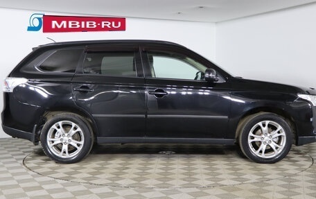 Mitsubishi Outlander III рестайлинг 3, 2013 год, 1 299 990 рублей, 4 фотография