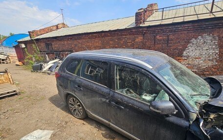 Mitsubishi Outlander III рестайлинг 3, 2016 год, 550 000 рублей, 2 фотография
