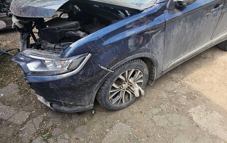Mitsubishi Outlander III рестайлинг 3, 2016 год, 550 000 рублей, 6 фотография