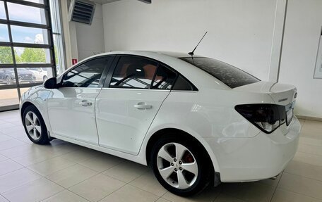 Chevrolet Cruze II, 2011 год, 700 000 рублей, 4 фотография