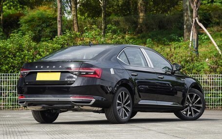 Skoda Superb III рестайлинг, 2024 год, 3 299 000 рублей, 2 фотография