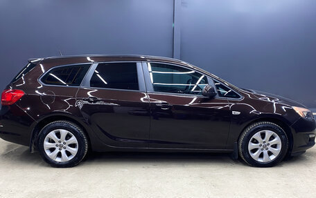 Opel Astra J, 2014 год, 990 000 рублей, 3 фотография