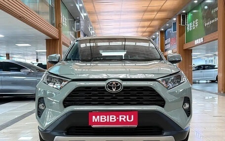 Toyota RAV4, 2020 год, 2 080 000 рублей, 2 фотография