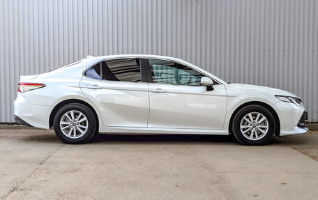 Toyota Camry, 2019 год, 2 700 000 рублей, 4 фотография
