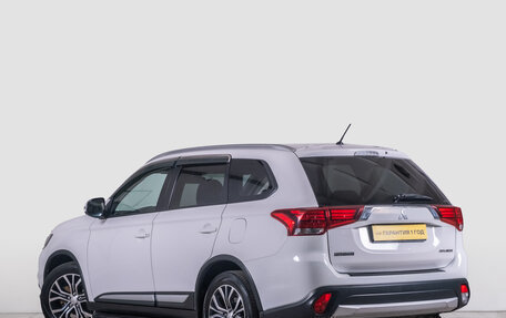 Mitsubishi Outlander III рестайлинг 3, 2016 год, 1 999 000 рублей, 4 фотография