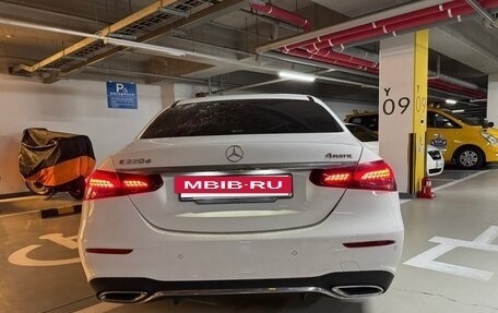 Mercedes-Benz E-Класс, 2022 год, 4 360 000 рублей, 5 фотография
