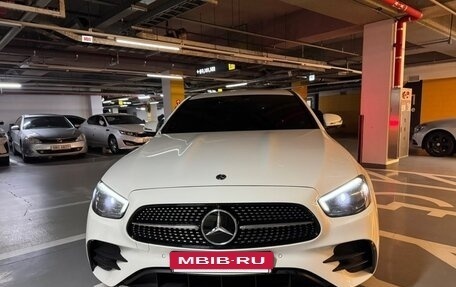 Mercedes-Benz E-Класс, 2022 год, 4 360 000 рублей, 2 фотография
