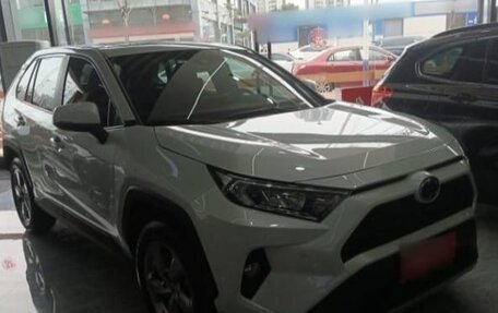 Toyota RAV4, 2022 год, 2 850 000 рублей, 3 фотография