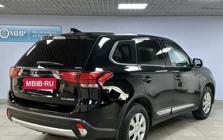 Mitsubishi Outlander III рестайлинг 3, 2018 год, 1 785 000 рублей, 5 фотография