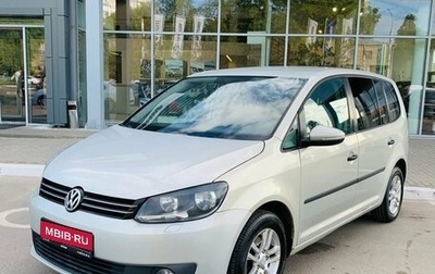 Volkswagen Touran III, 2011 год, 890 000 рублей, 1 фотография