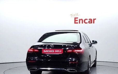 Mercedes-Benz E-Класс, 2022 год, 4 260 000 рублей, 3 фотография
