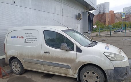 Peugeot Partner II рестайлинг 2, 2014 год, 300 000 рублей, 3 фотография