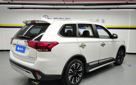 Mitsubishi Outlander III рестайлинг 3, 2020 год, 2 285 017 рублей, 3 фотография