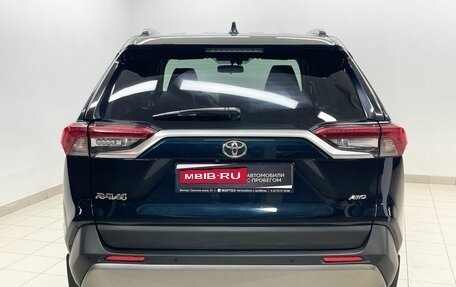 Toyota RAV4, 2019 год, 2 900 000 рублей, 5 фотография