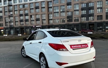 Hyundai Solaris II рестайлинг, 2015 год, 780 000 рублей, 4 фотография