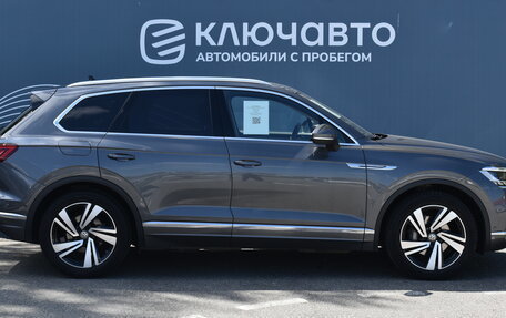 Volkswagen Touareg III, 2019 год, 5 600 000 рублей, 5 фотография