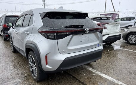 Toyota Yaris Cross, 2022 год, 1 900 000 рублей, 3 фотография